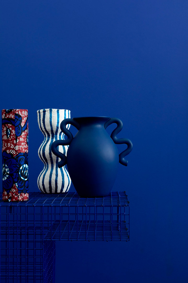 peinture bleue songe d'orient d'hypnotik dans un intérieur